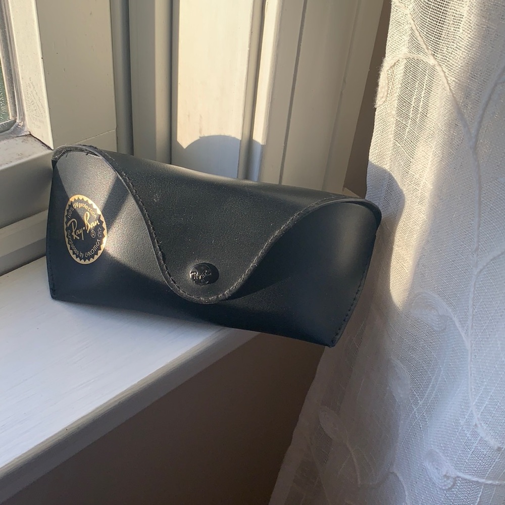 Ray Ban case with cleaning cloth for lenses